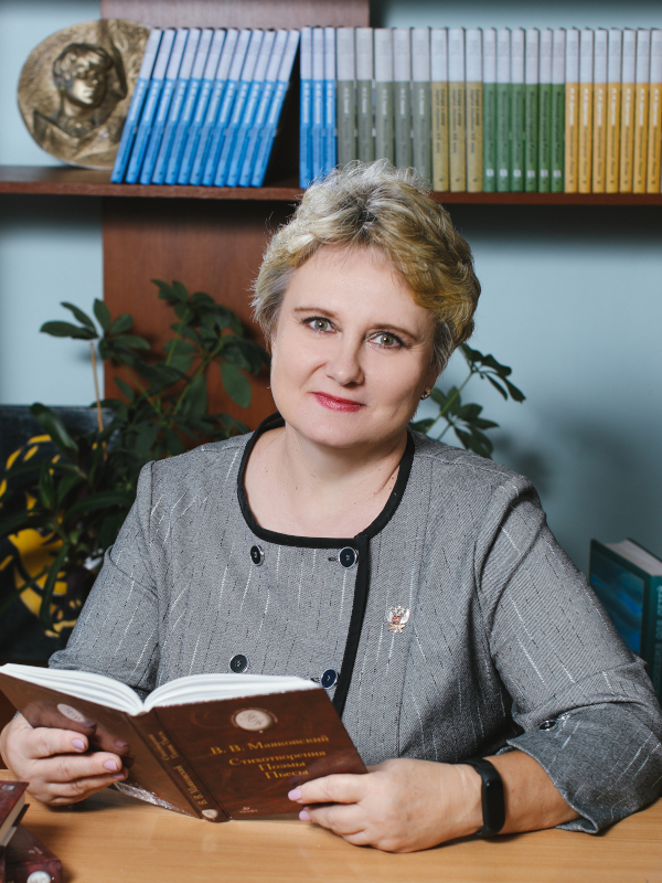 Аушева Оксана Петровна.